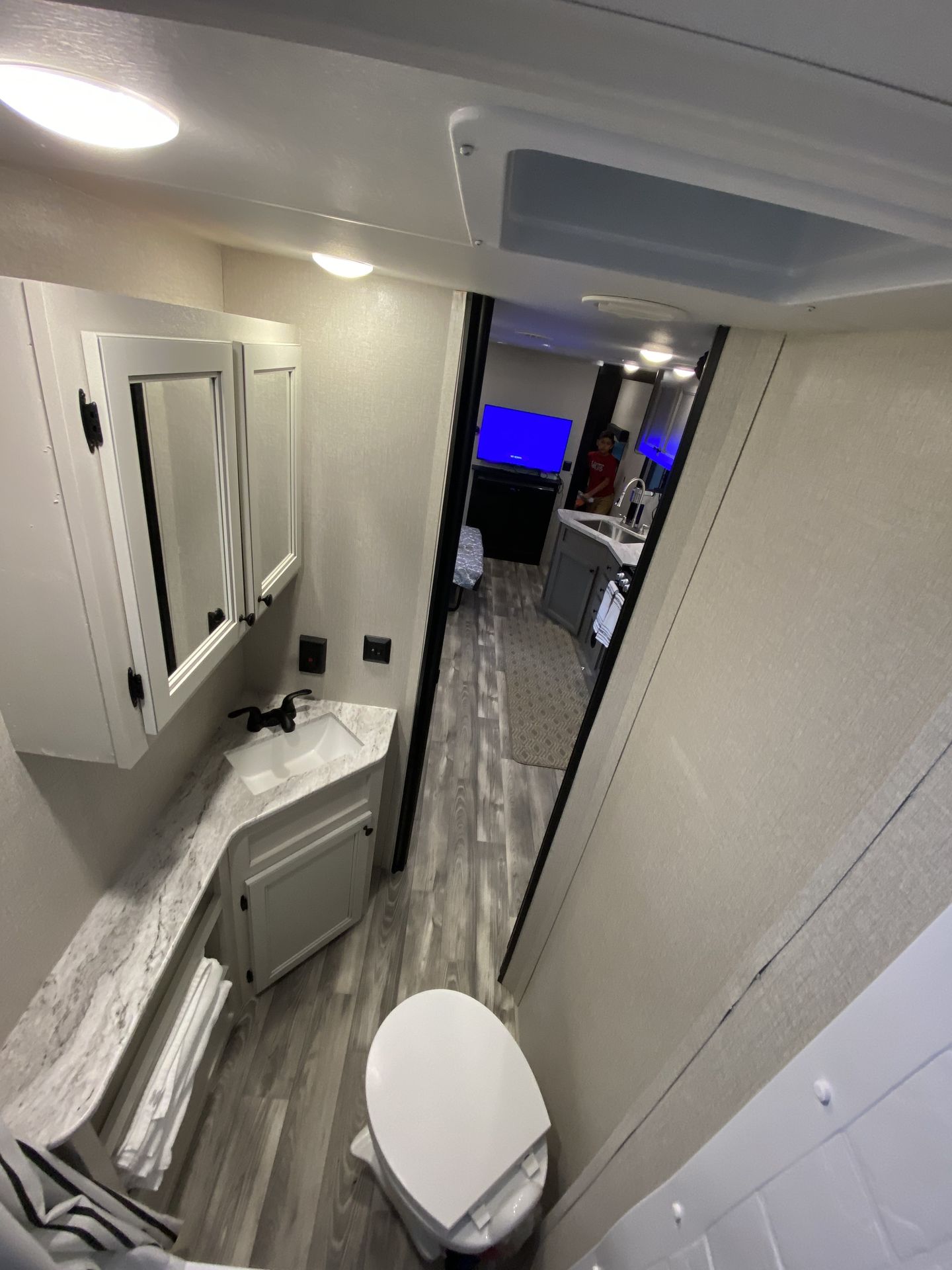 Photo 14 - 2022 Starcraft Travel Trailer rental photo 16