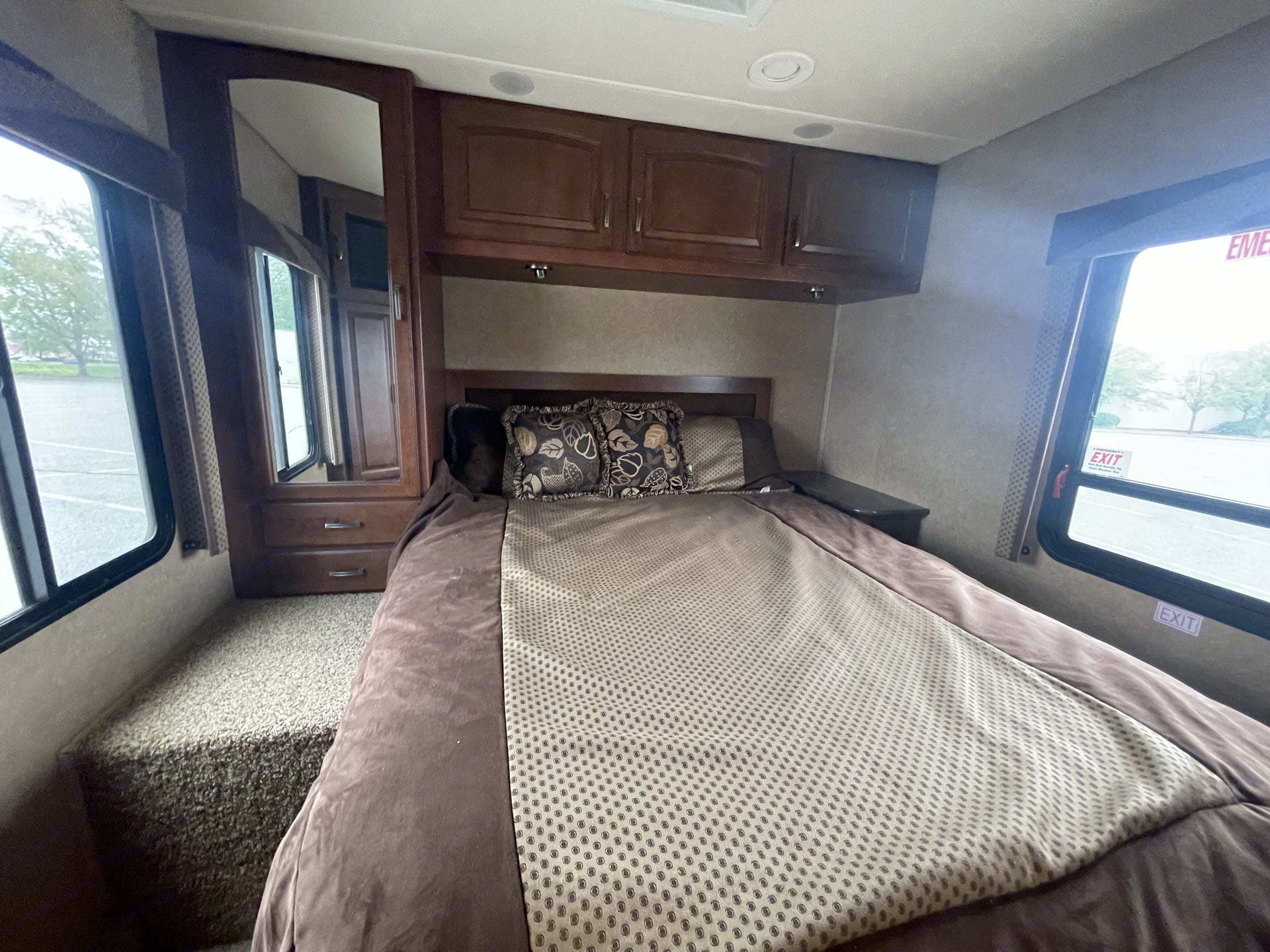 Photo 1 - 2014 Jayco Class C Motorhome rental photo 6