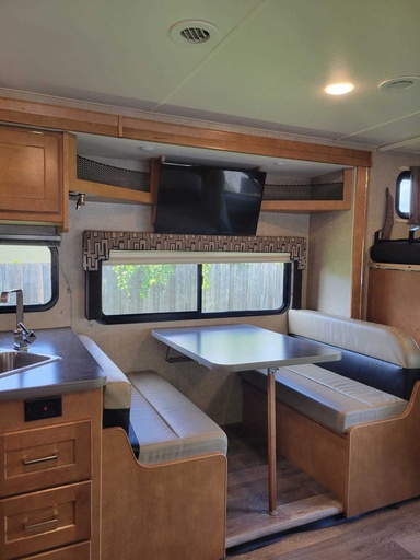 2019 Winnebago Minnie winnie Class C Motorhome for rent in Homestead, FL