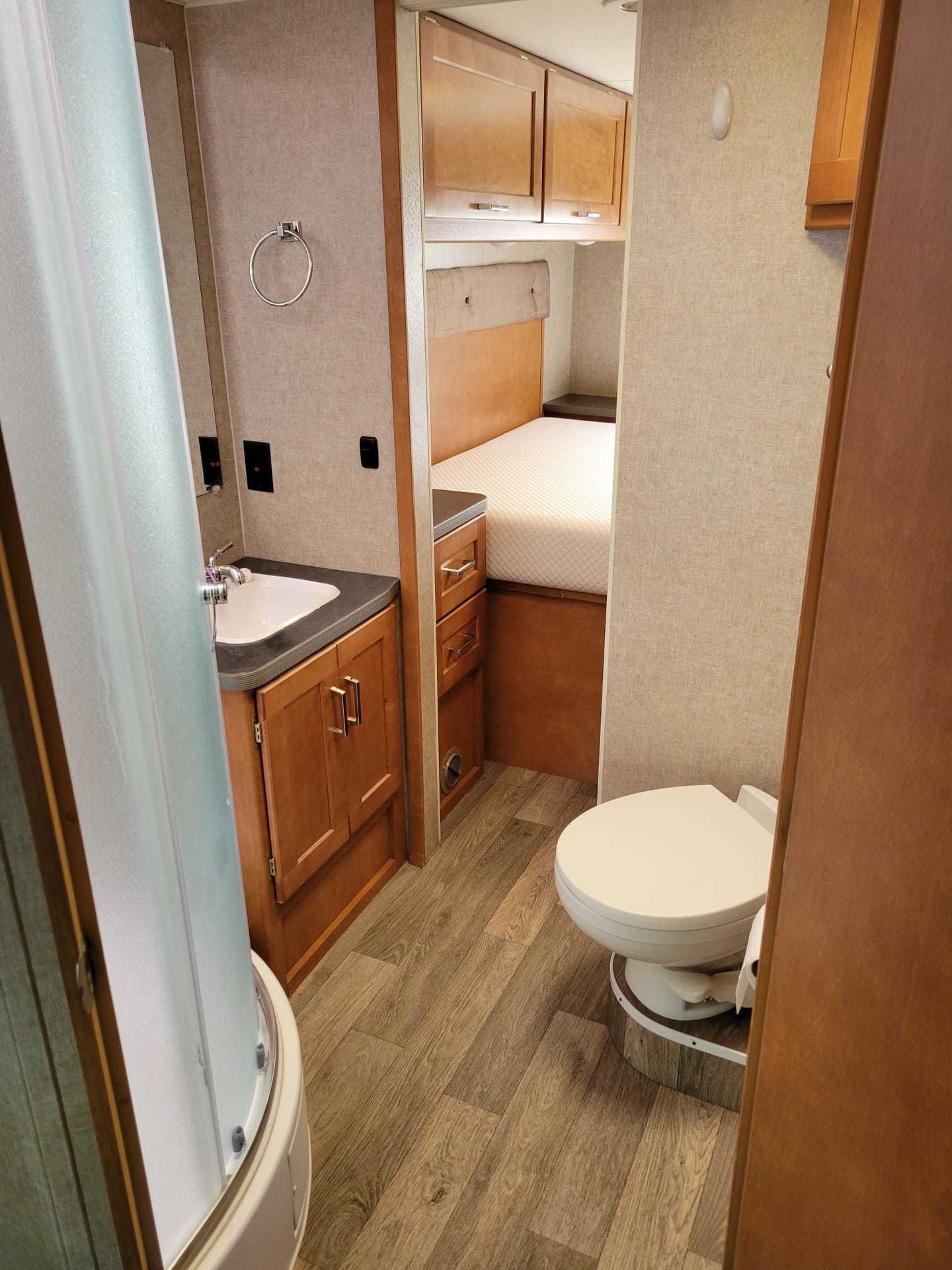 Photo 11 - 2019 Winnebago Class C Motorhome rental photo 13