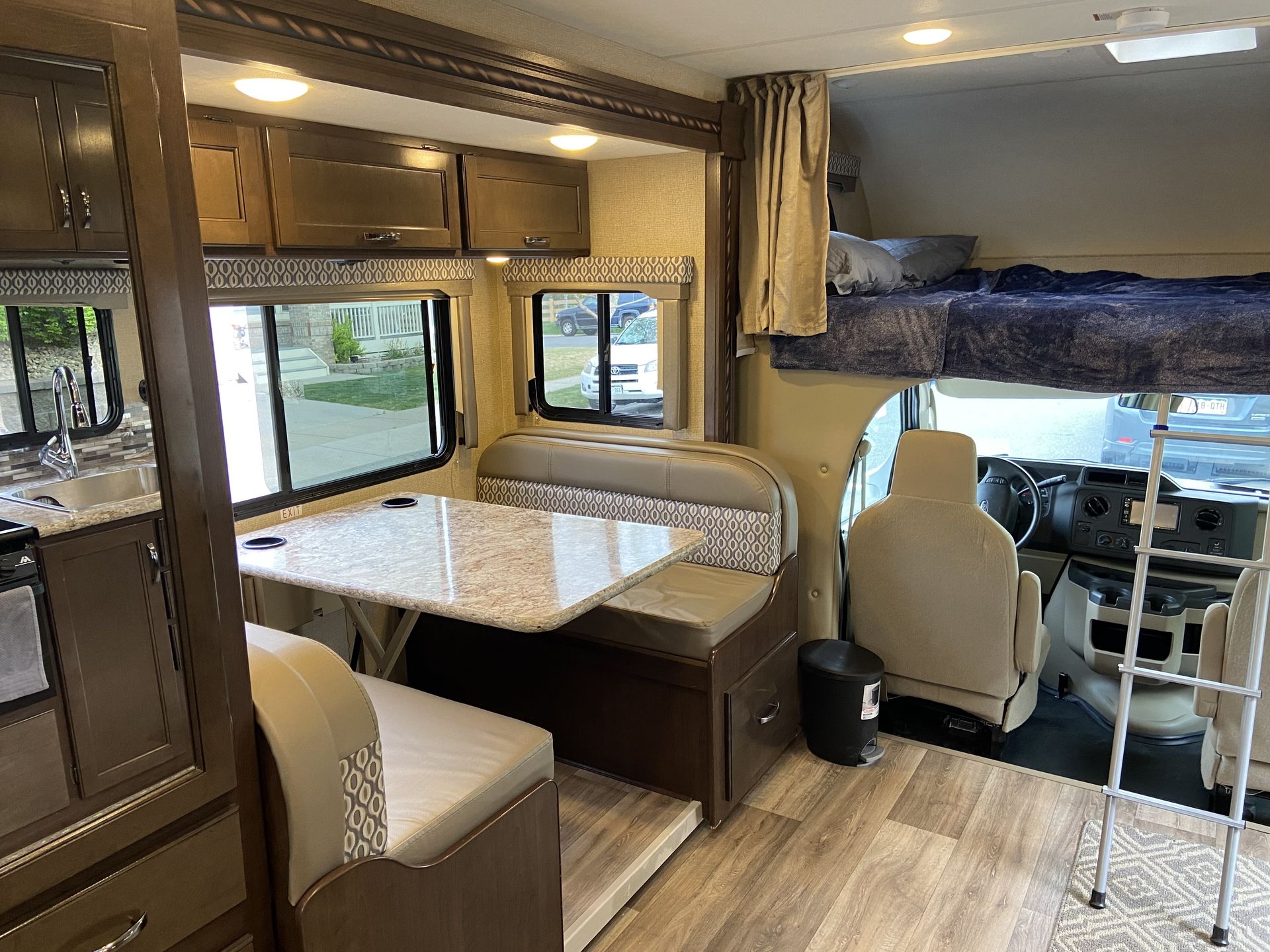 Photo 2 - 2018 Thor Class C Motorhome rental photo 4