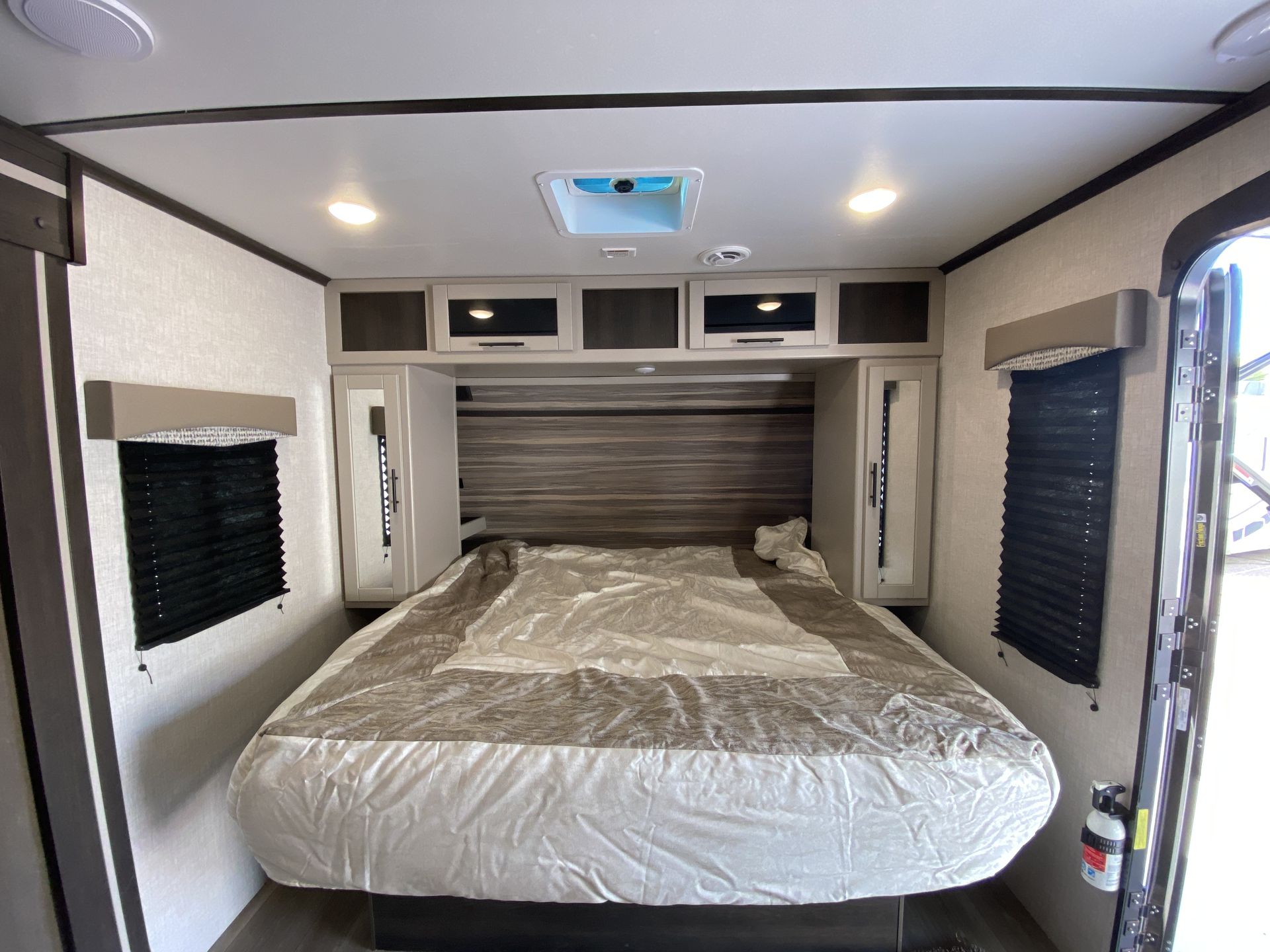 Photo 4 - 2021 Keystone Travel Trailer rental photo 8