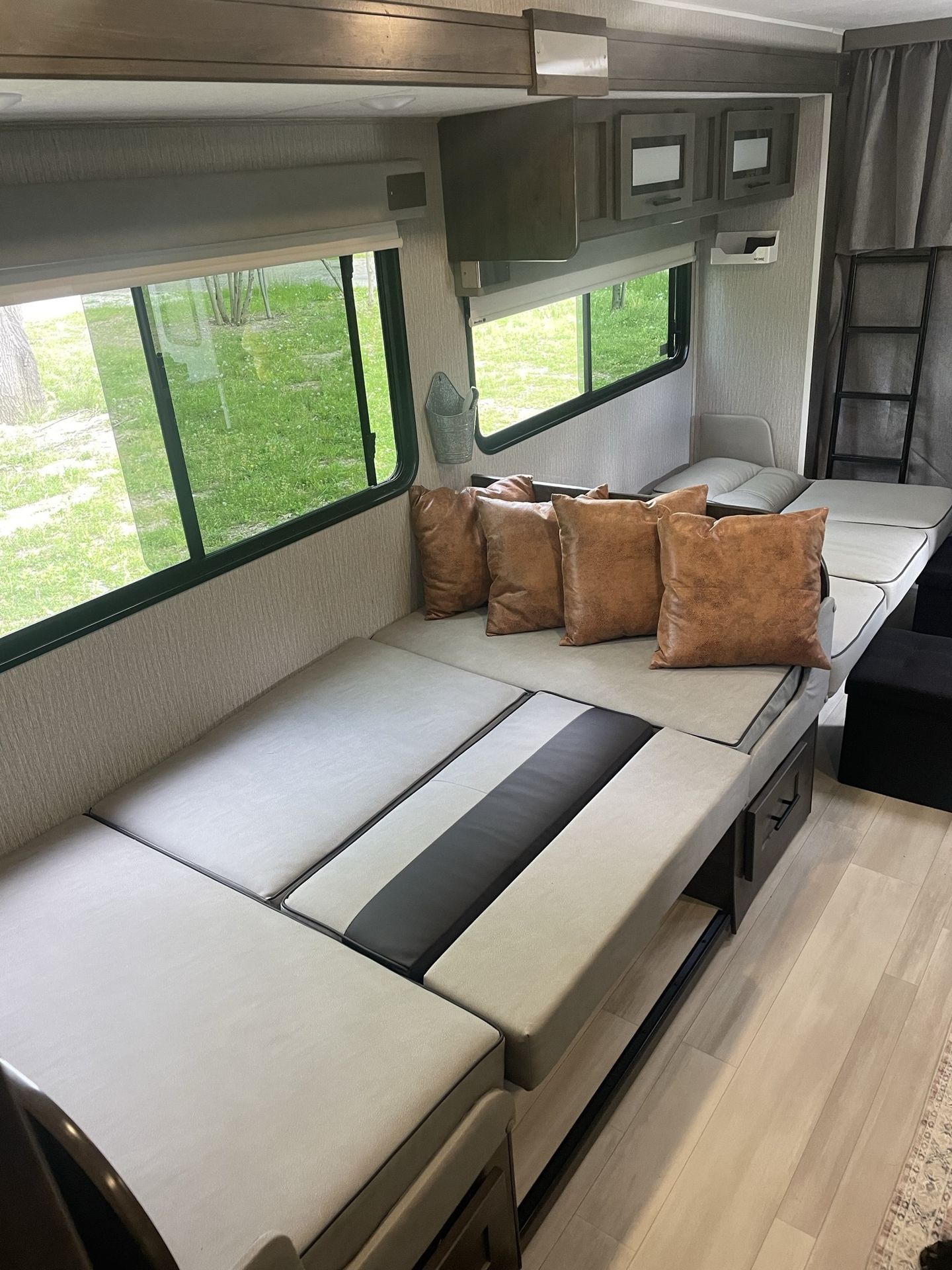 Photo 12 - 2022 Coachmen Class C Motorhome rental photo 14