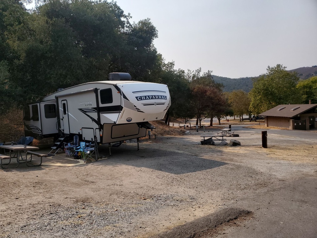 Photo 4 - 2020 Coachmen Fifth Wheel rental photo 6