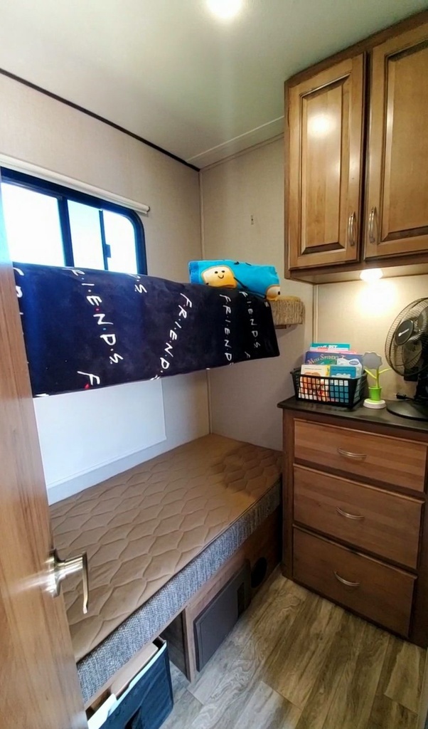 Photo 13 - 2020 Coachmen Fifth Wheel rental photo 15
