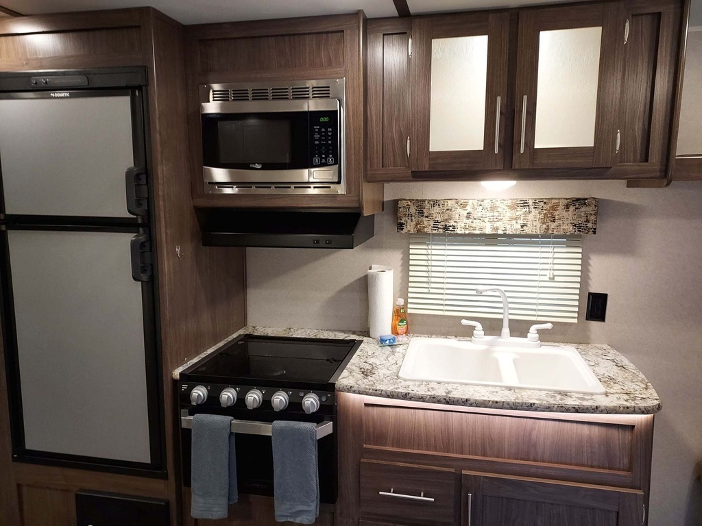 Photo 5 - 2019 Keystone Travel Trailer rental photo 7
