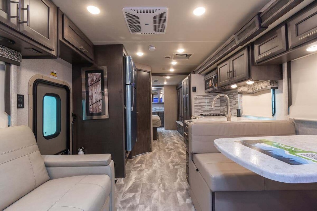Photo 5 - 2023 Thor Motor Coach Class C Motorhome rental photo 7