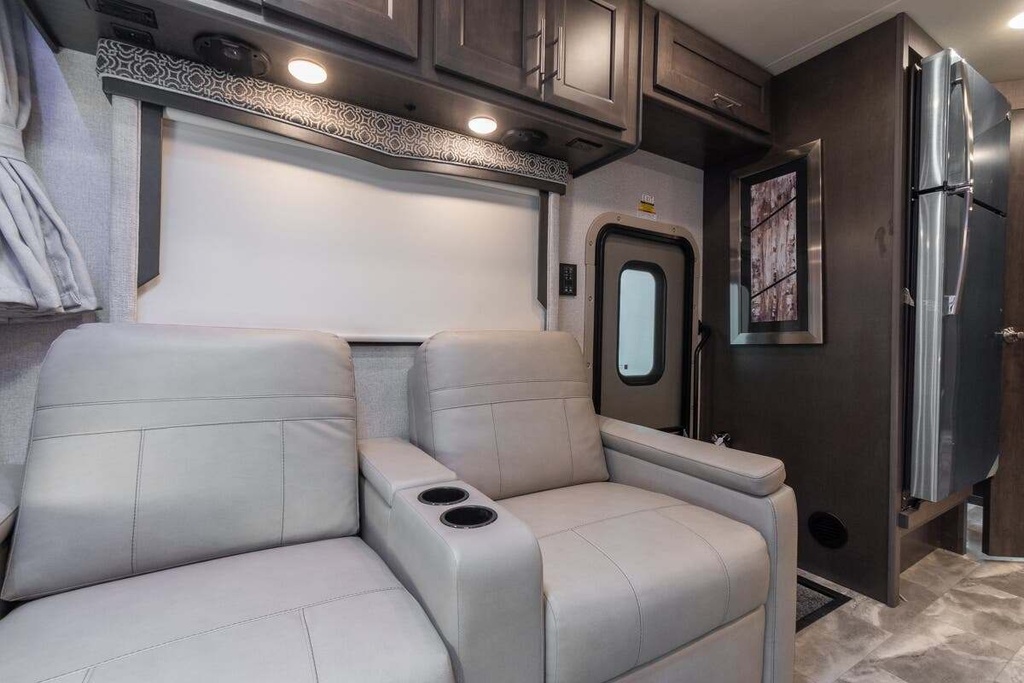 Photo 7 - 2023 Thor Motor Coach Class C Motorhome rental photo 9