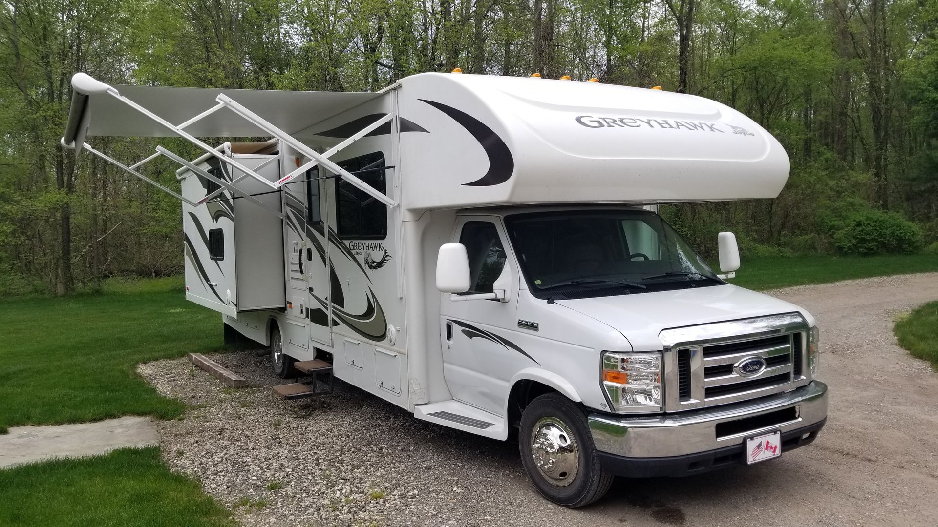 Photo 1 - 2013 Jayco Class C Motorhome rental photo 3