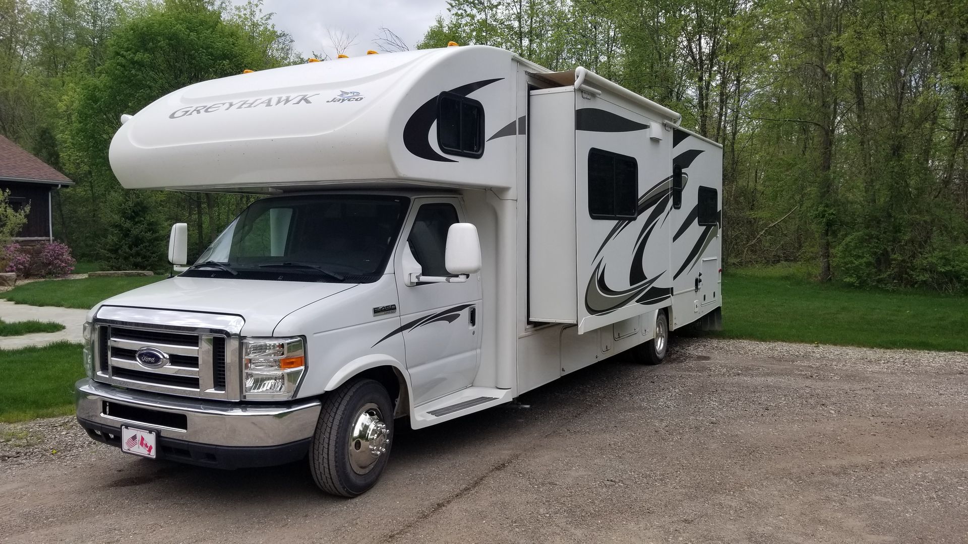 Photo 2 - 2013 Jayco Class C Motorhome rental photo 4