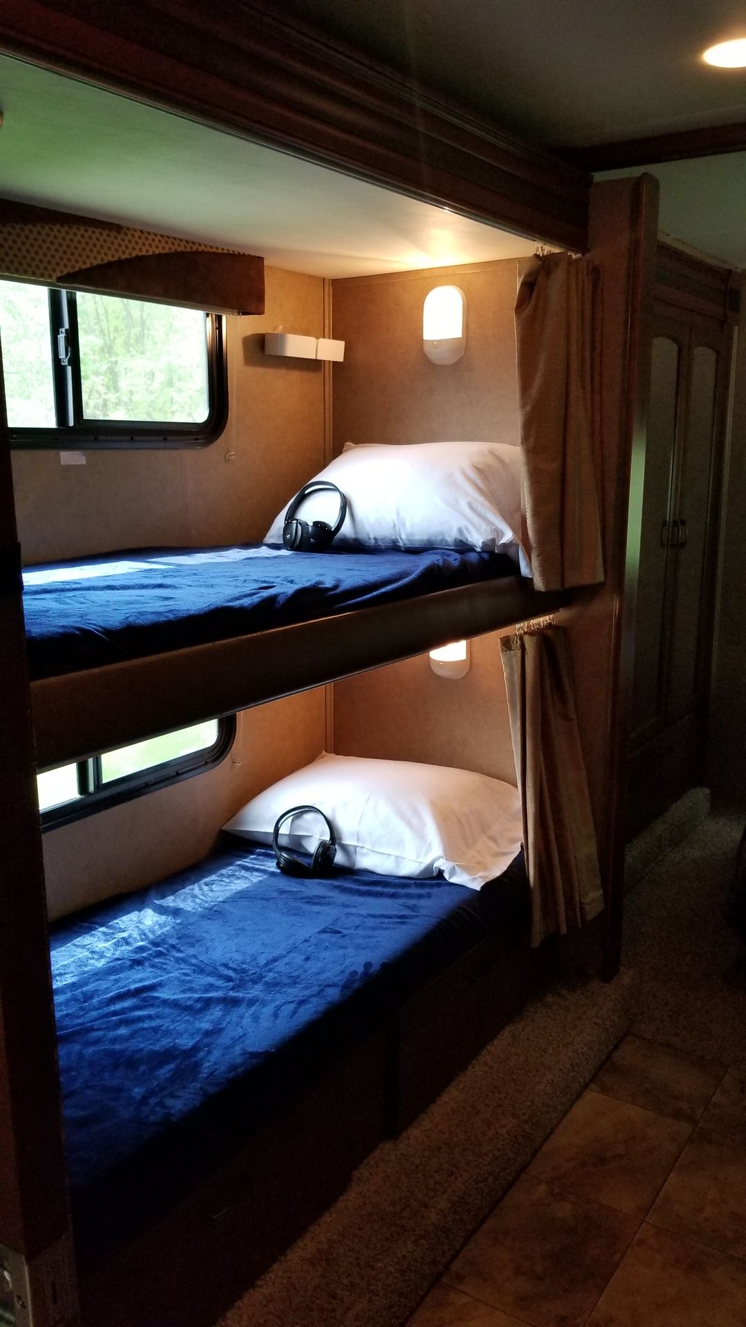 Photo 9 - 2013 Jayco Class C Motorhome rental photo 11