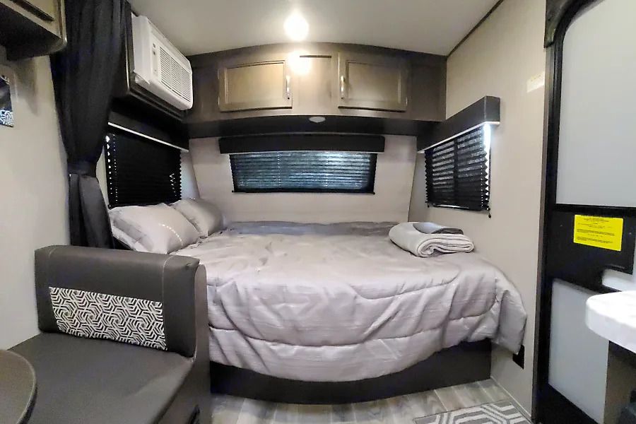 Photo 6 - 2021 Jayco Travel Trailer rental photo 8