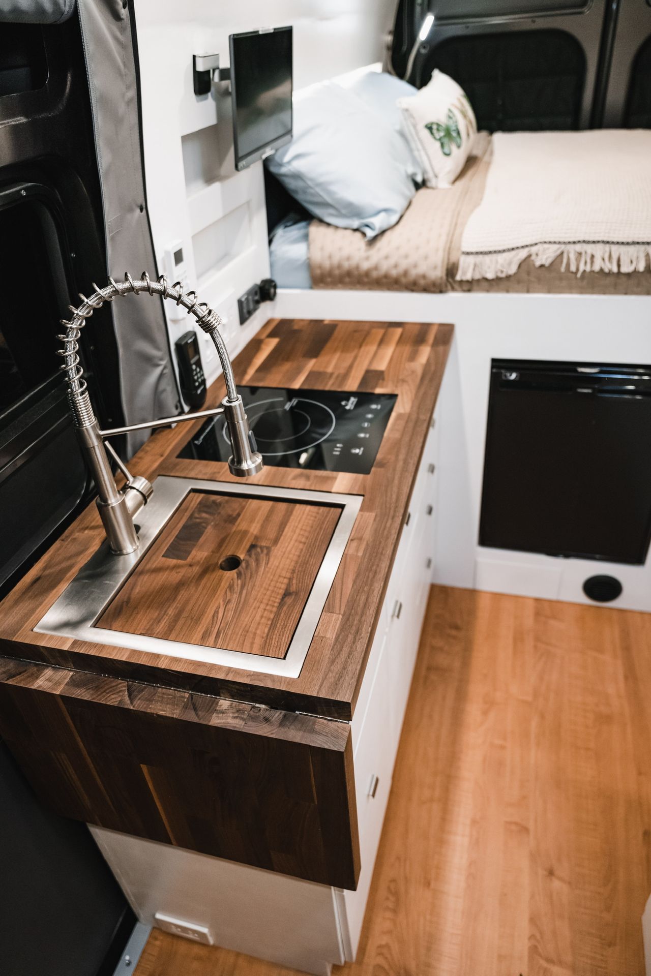 Photo 4 - 2021 Dodge Class B Motorhome rental photo 6