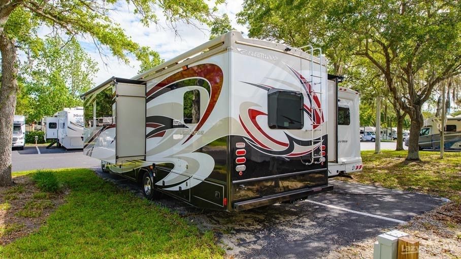 Photo 1 - 2018 Fleetwood Rv Class C Motorhome rental photo 13