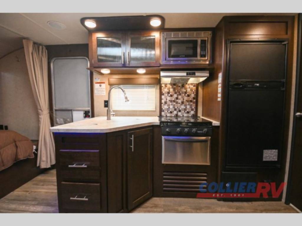 Photo 4 - 2018 Cherokee Toy Hauler rental photo 6