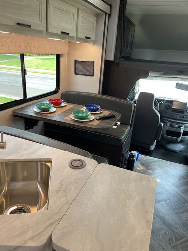 2022 Forest River SUNSEEKER 3050S Class C Motorhome for rent in Oklahoma City, OK