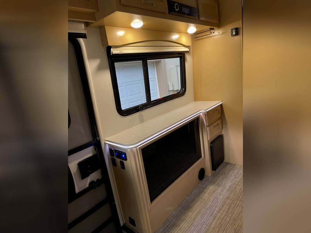 Photo 2 - 2021 Mercedes-Benz Class B Motorhome rental photo 5