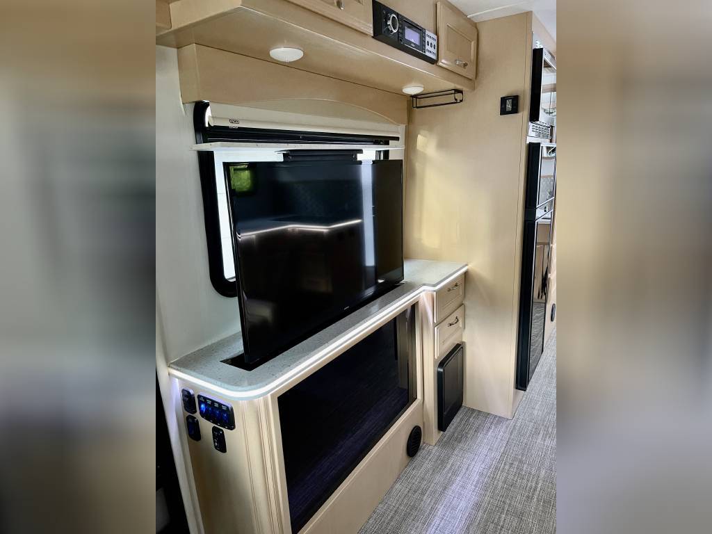 Photo 2 - 2021 Mercedes-Benz Class B Motorhome rental photo 10