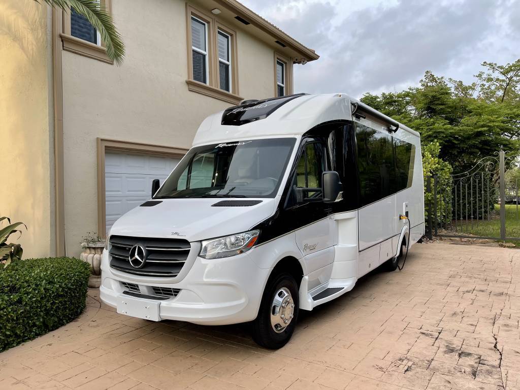 Photo 3 - 2021 Mercedes-Benz Class B Motorhome rental photo 21