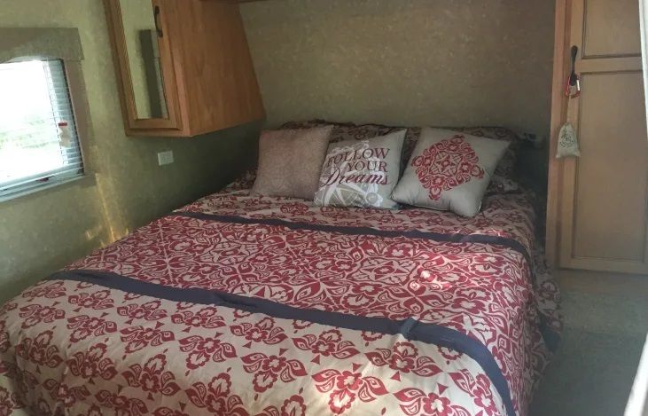Photo 12 - 2011 Gulfstream Travel Trailer rental photo 14
