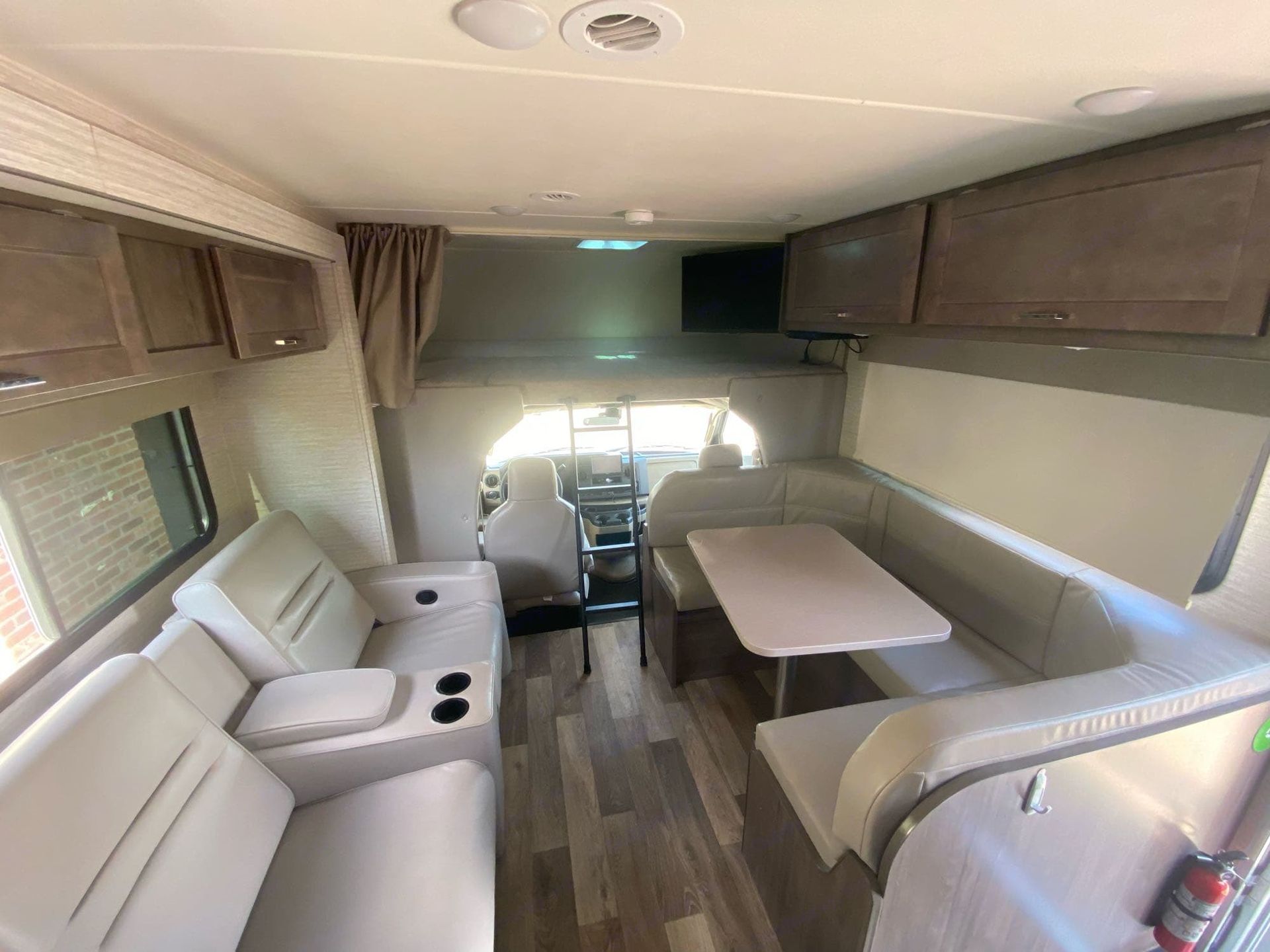 Photo 2 - 2021 Winnebago Class C Motorhome rental photo 6