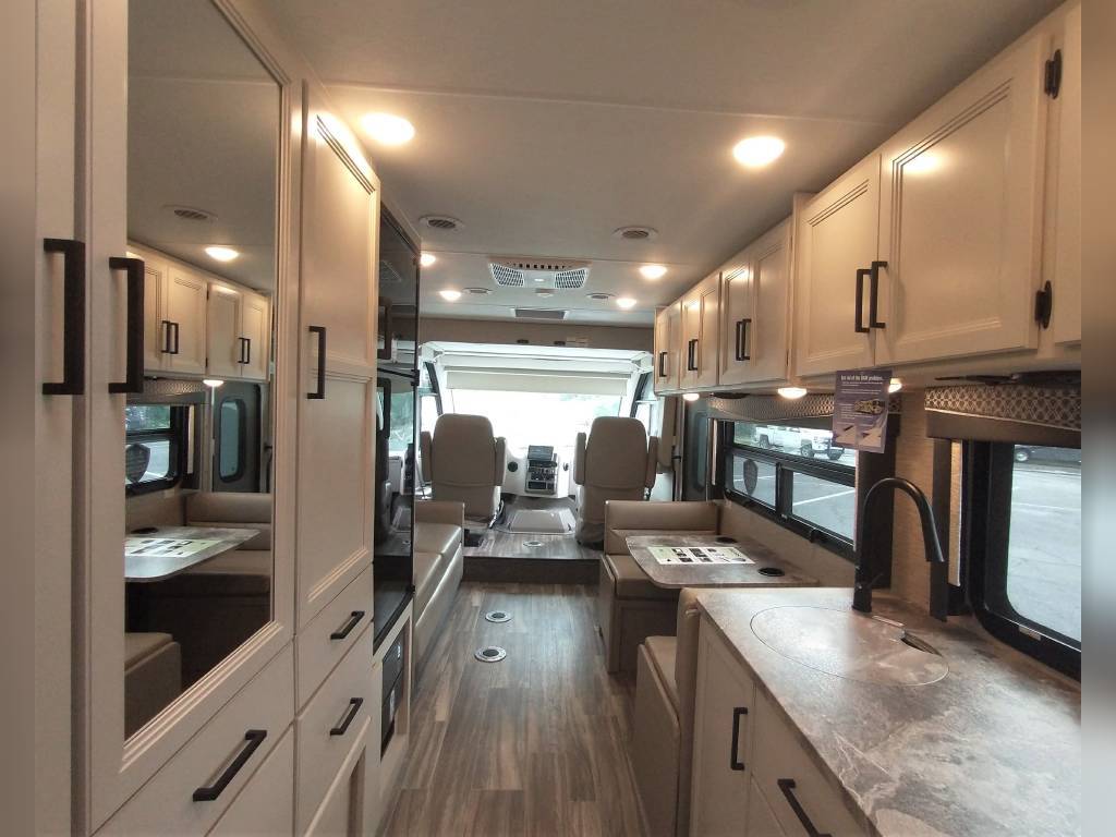 Photo 1 - 2023 Thor Class A Motorhome rental photo 14