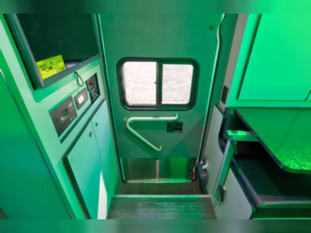 Photo 1 - 2010 Ford Class B Motorhome rental photo 4