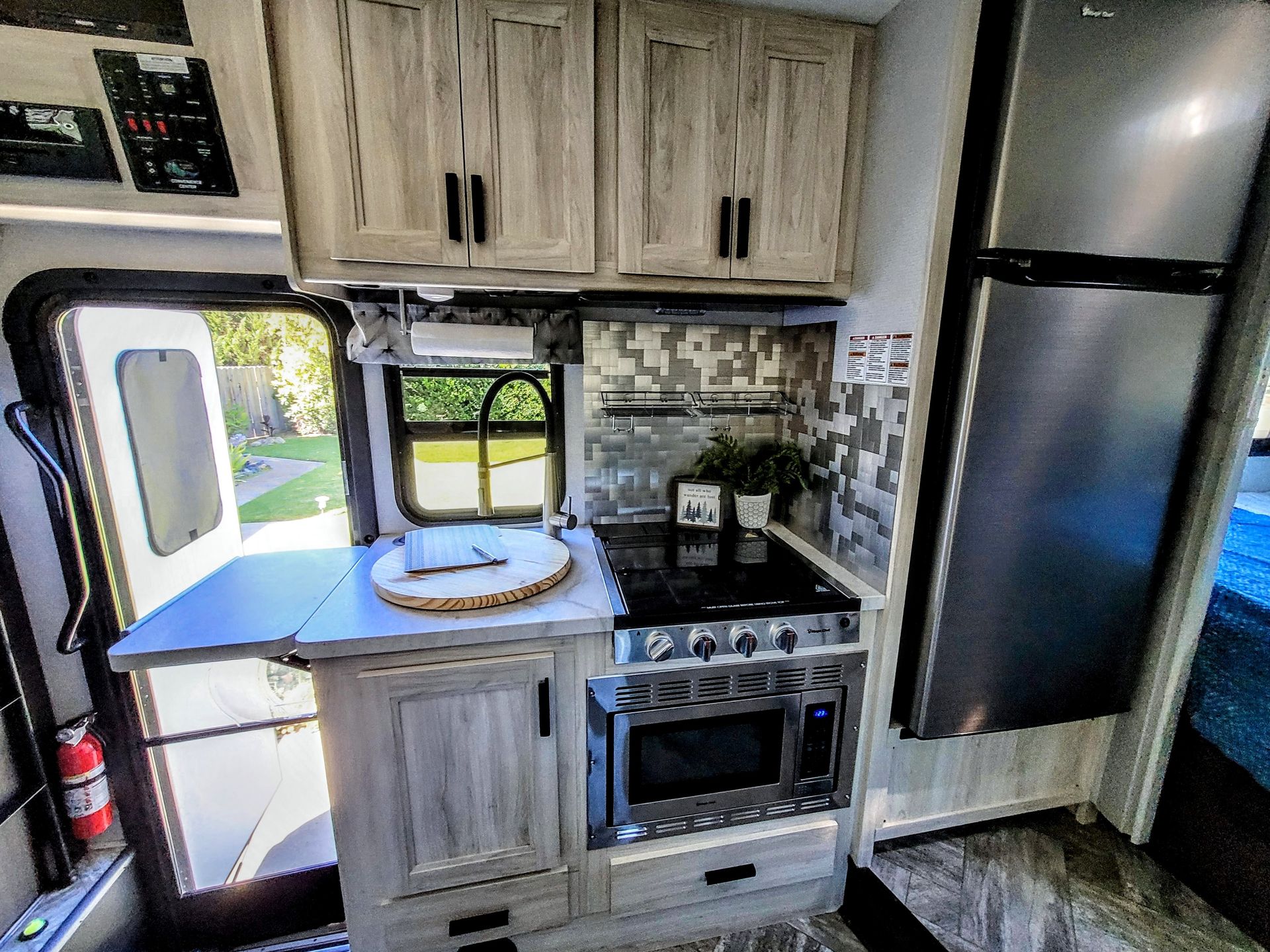 Photo 6 - 2022 Forest River Class C Motorhome rental photo 8