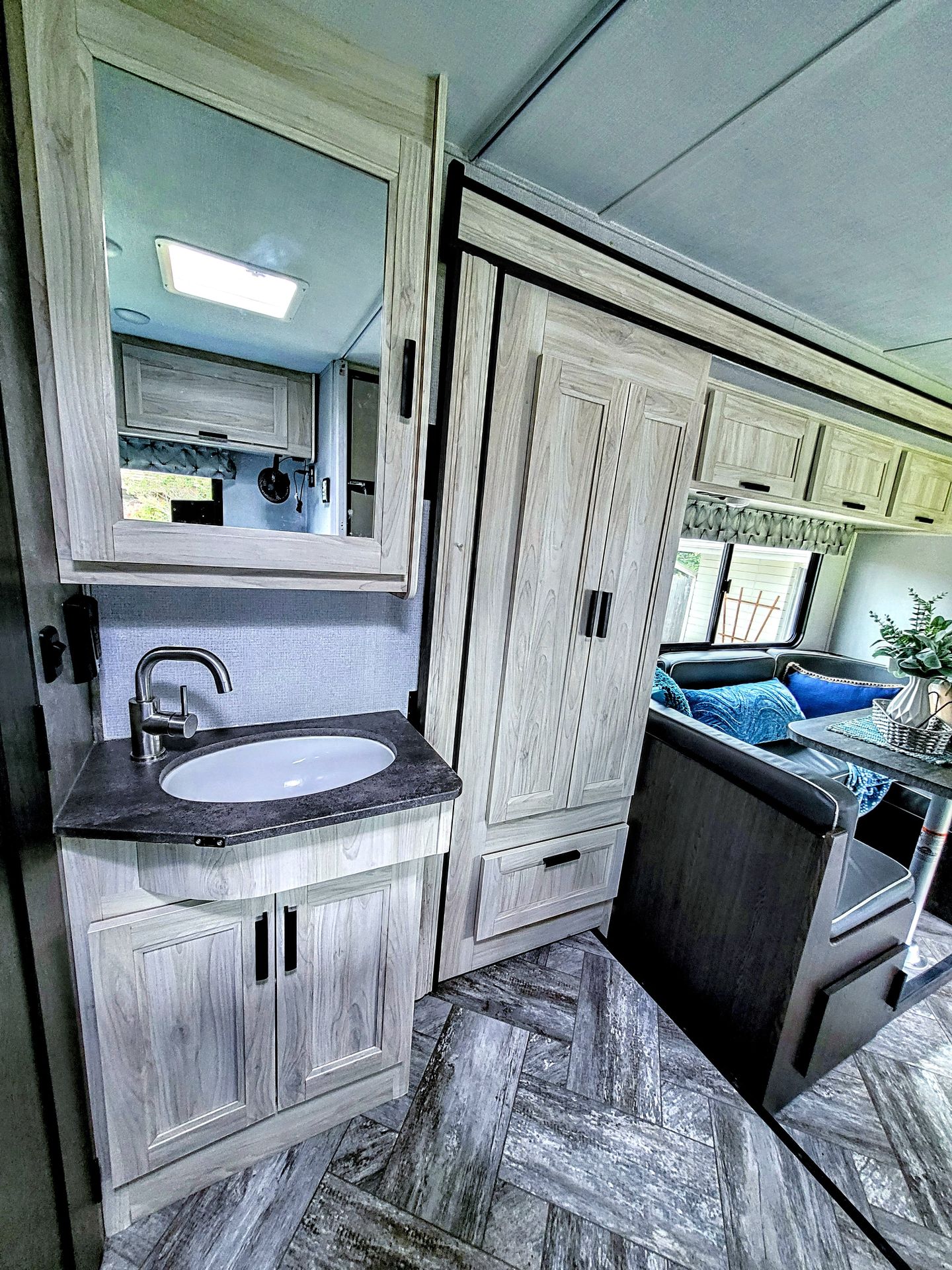 Photo 10 - 2022 Forest River Class C Motorhome rental photo 12