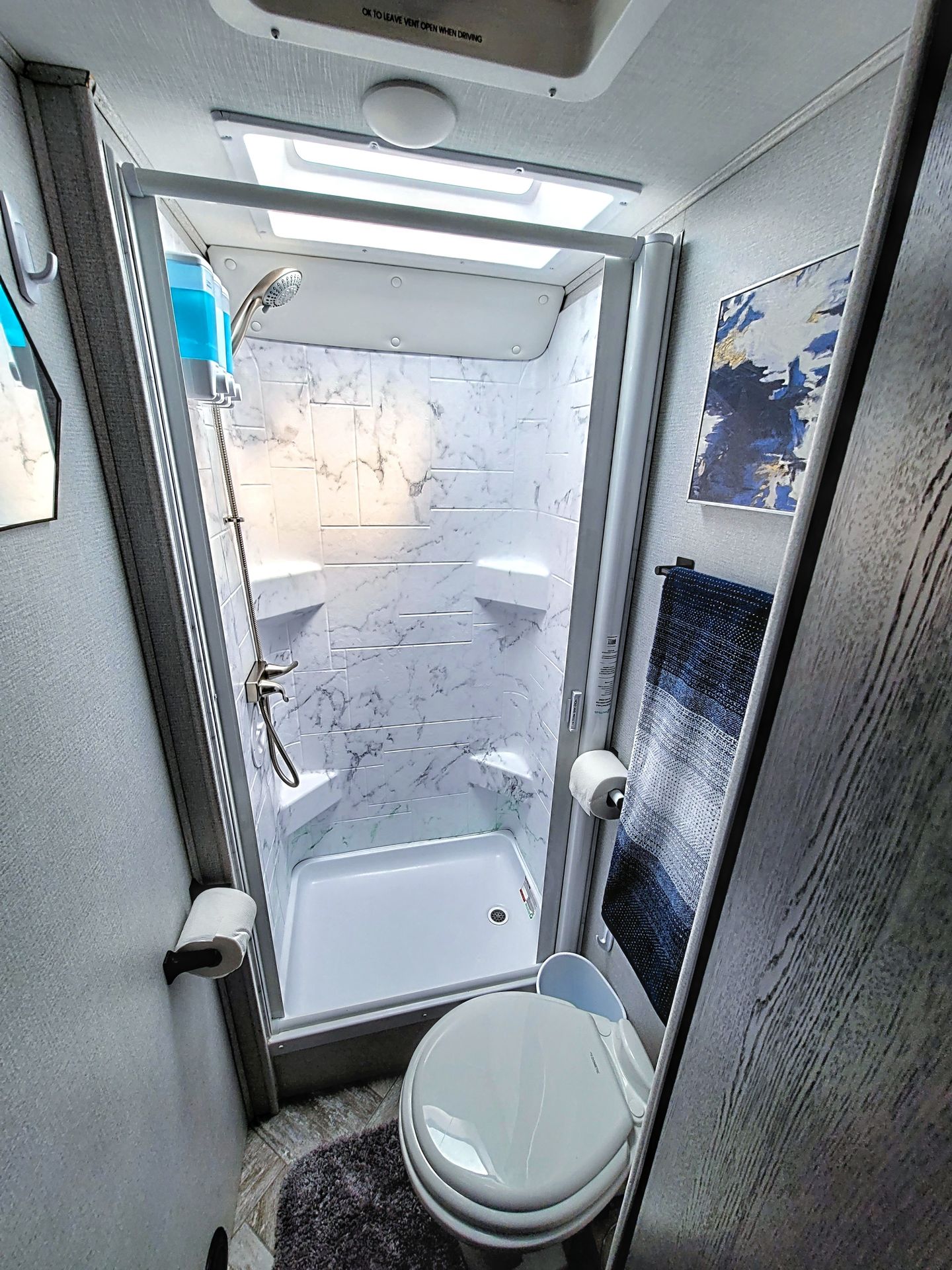 Photo 11 - 2022 Forest River Class C Motorhome rental photo 13