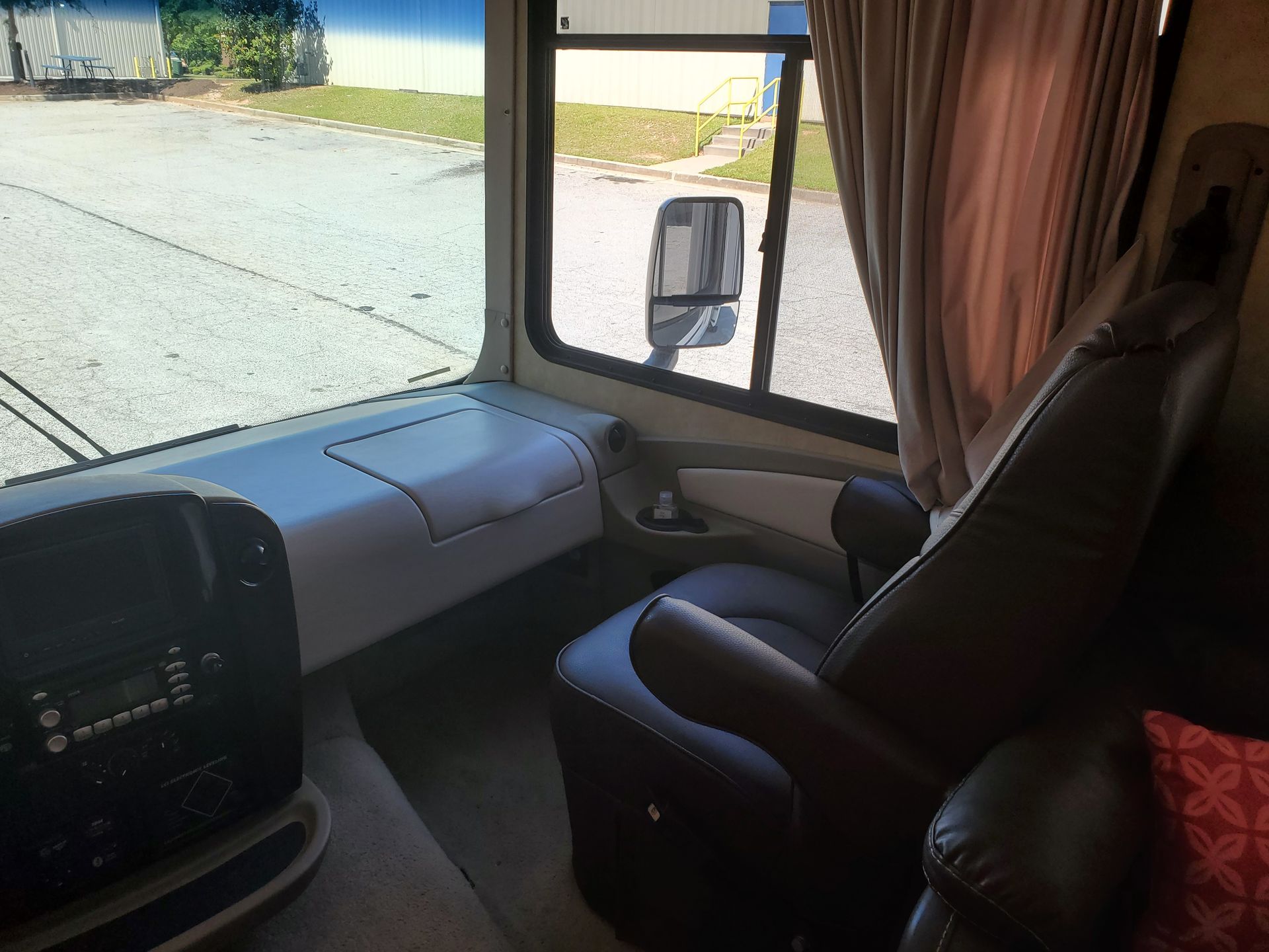 Photo 5 - 2008 Forest River Class A Motorhome rental photo 7