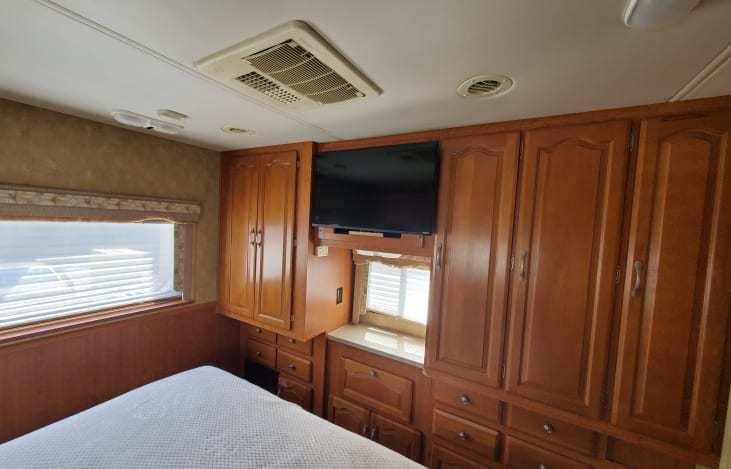 Photo 13 - 2008 Forest River Class A Motorhome rental photo 15