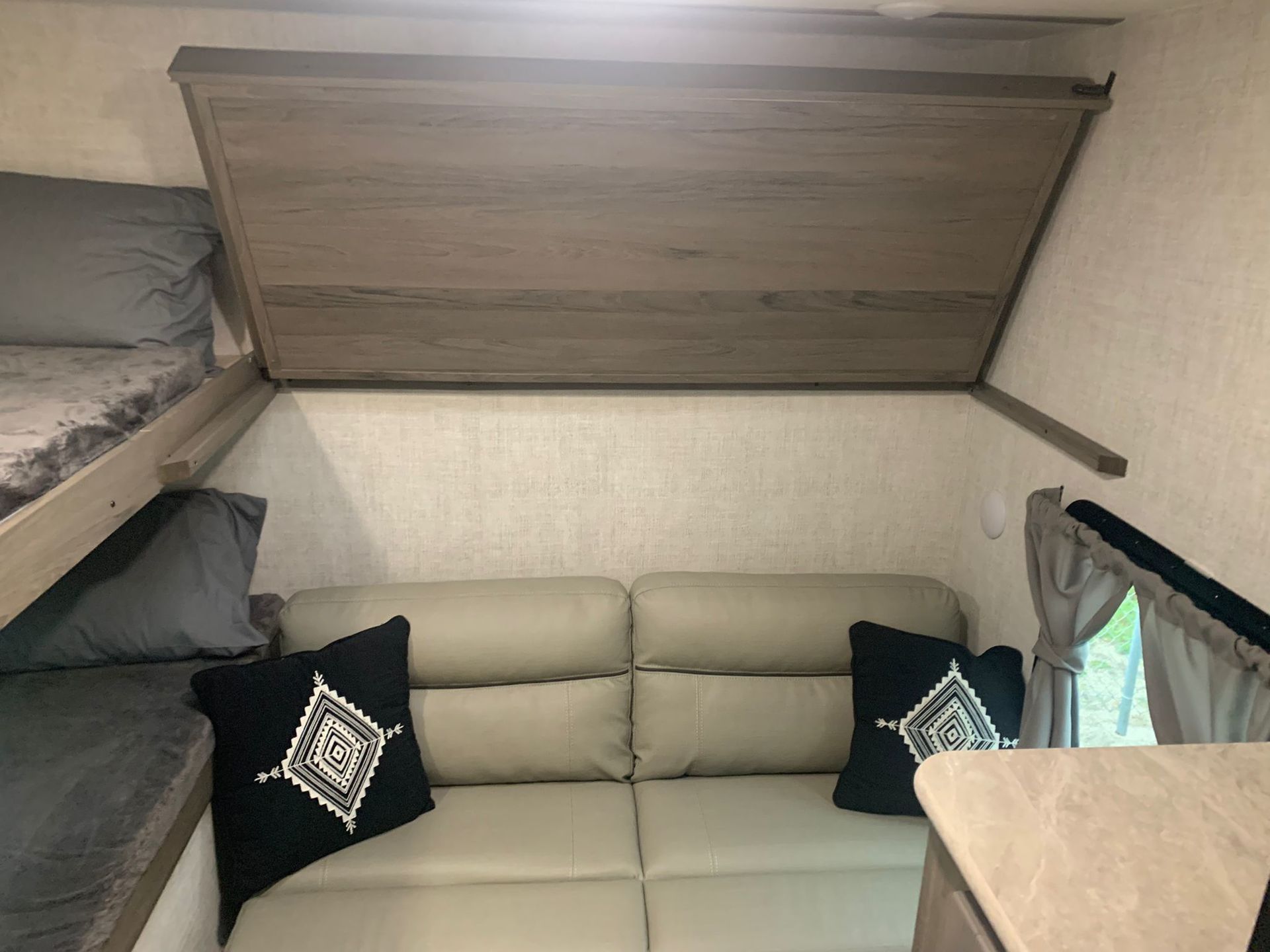 Photo 14 - 2021 Gulf Stream Travel Trailer rental photo 16