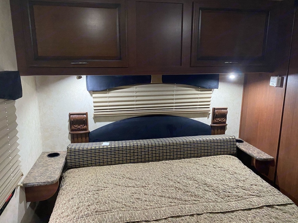 Photo 1 - 2011 Fleetwood Class A Motorhome rental photo 3