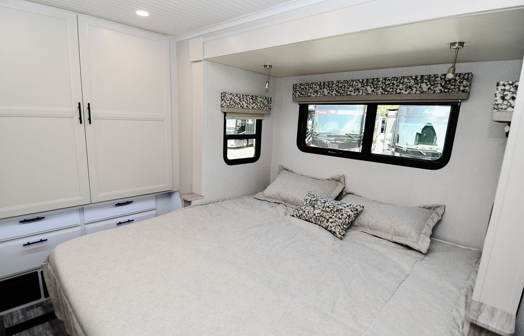 Photo 5 - 2021 Dynamax Class C Motorhome rental photo 12