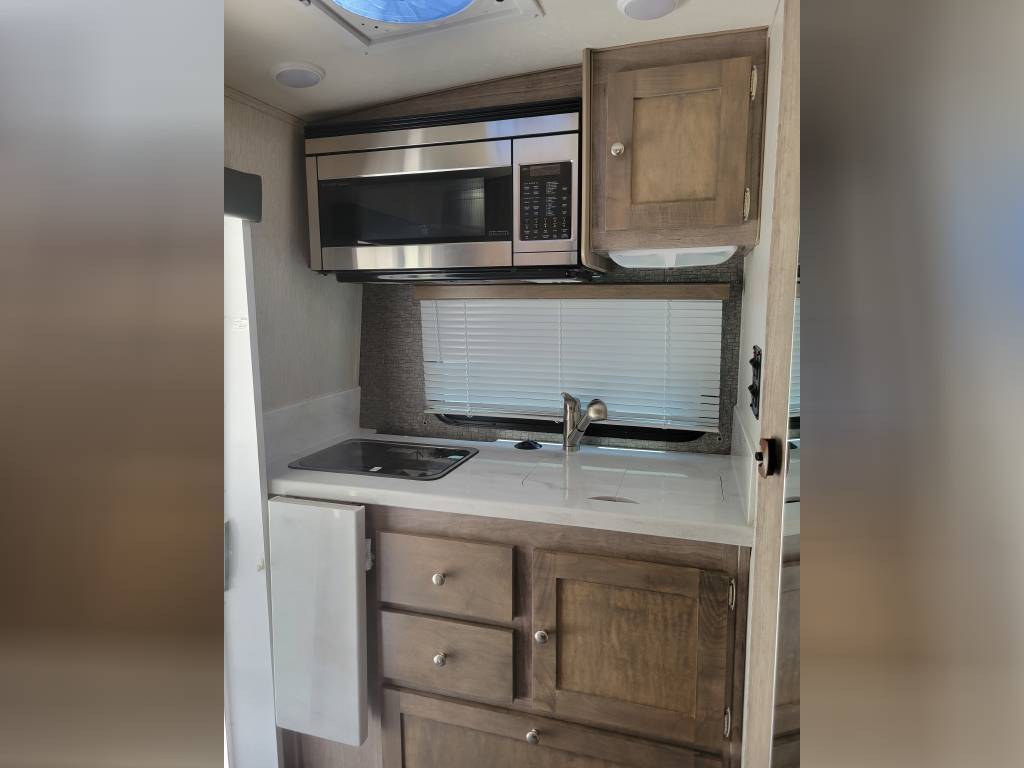 Photo 1 - 2021 Phoenix Usa Class B Motorhome rental photo 8