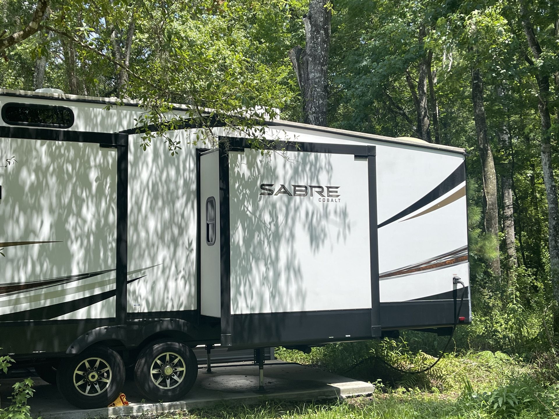 Photo 16 - 2021 Forest River Fifth Wheel rental photo 18