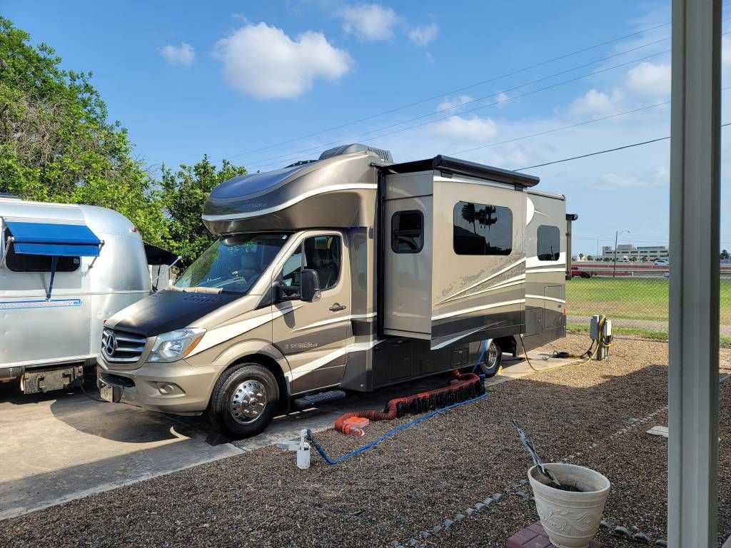 Photo 20 - 2018 Dynamax Corp Class B Motorhome rental photo 22