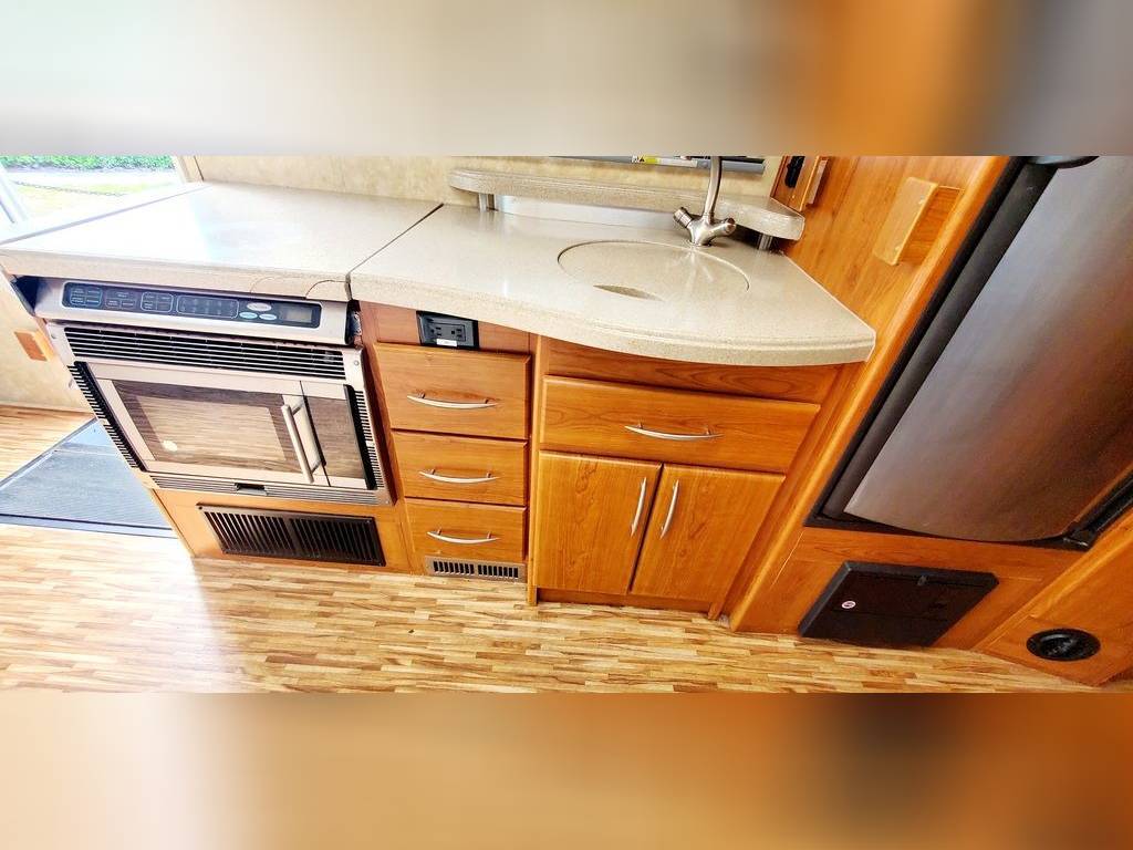 Photo 1 - 2010 Coachmen Class B Motorhome rental photo 14