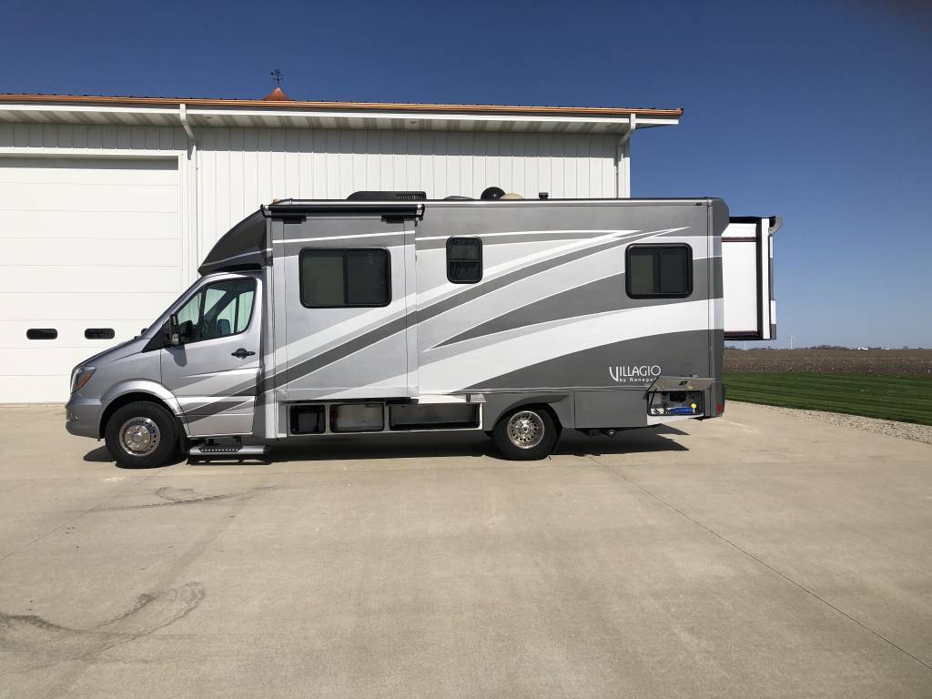 Photo 1 - 2018 Renegade Class B Motorhome rental photo 7