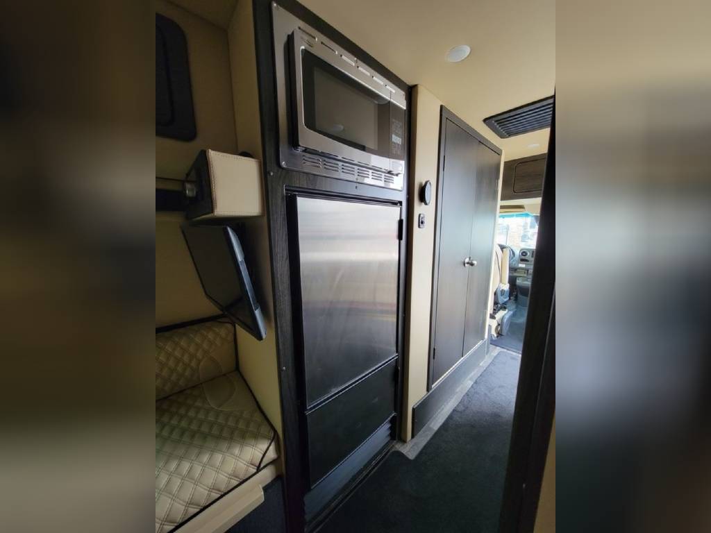 Photo 1 - 2019 Mercedes-Benz Class B Motorhome rental photo 7