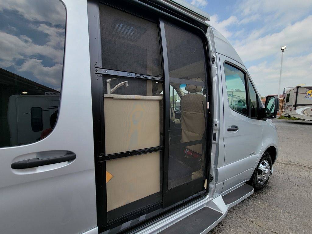 Photo 2 - 2019 Mercedes-Benz Class B Motorhome rental photo 14