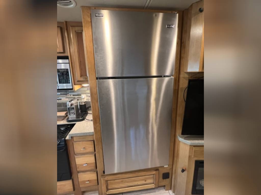 Photo 1 - 2018 Tiffin Motorhomes Class A Motorhome rental photo 3