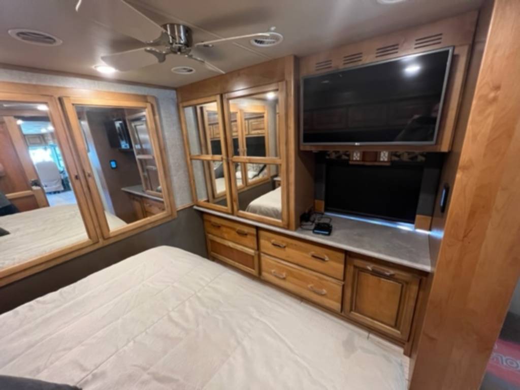 Photo 2 - 2018 Tiffin Motorhomes Class A Motorhome rental photo 10