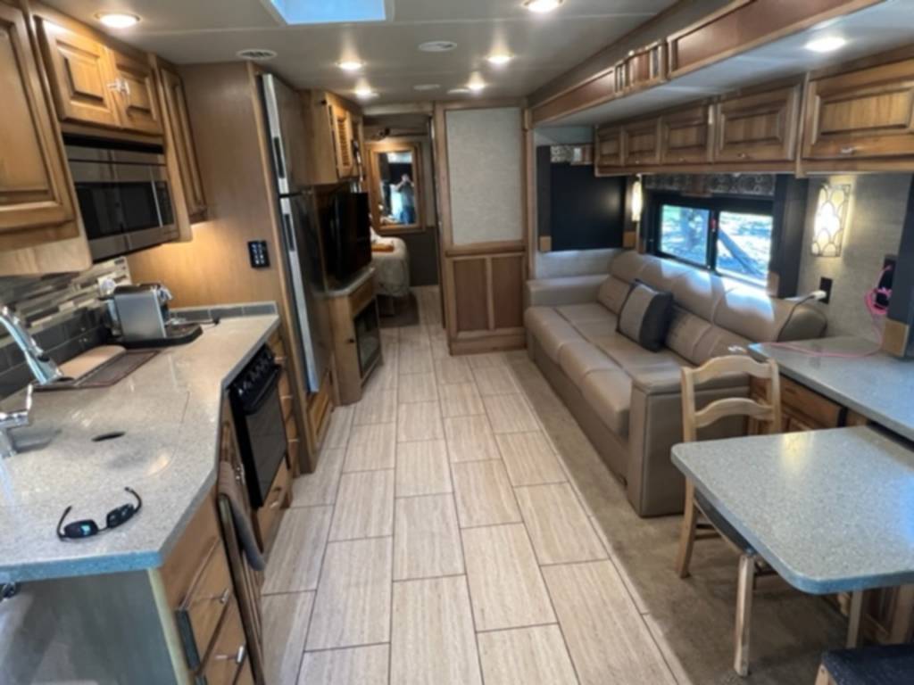 Photo 3 - 2018 Tiffin Motorhomes Class A Motorhome rental photo 21
