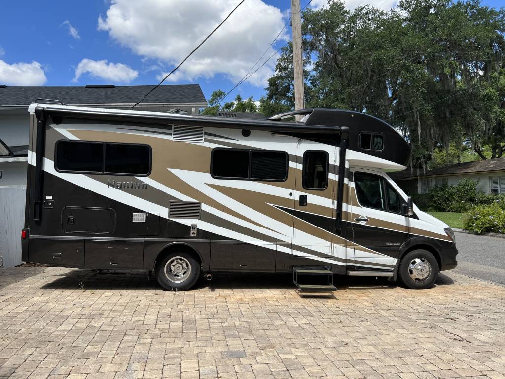 Photo 2 - 2016 Itasca Class B Motorhome rental photo 17
