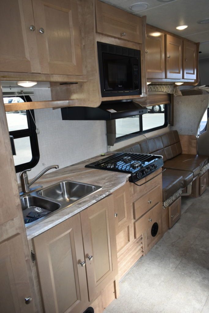 Photo 6 - 2020 Coachmen Class C Motorhome rental photo 28