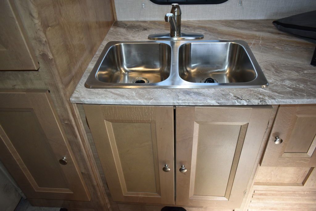 Photo 7 - 2020 Coachmen Class C Motorhome rental photo 32
