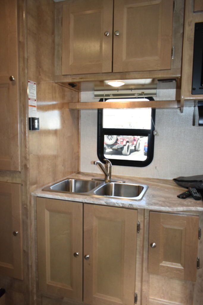 Photo 12 - 2020 Coachmen Class C Motorhome rental photo 51