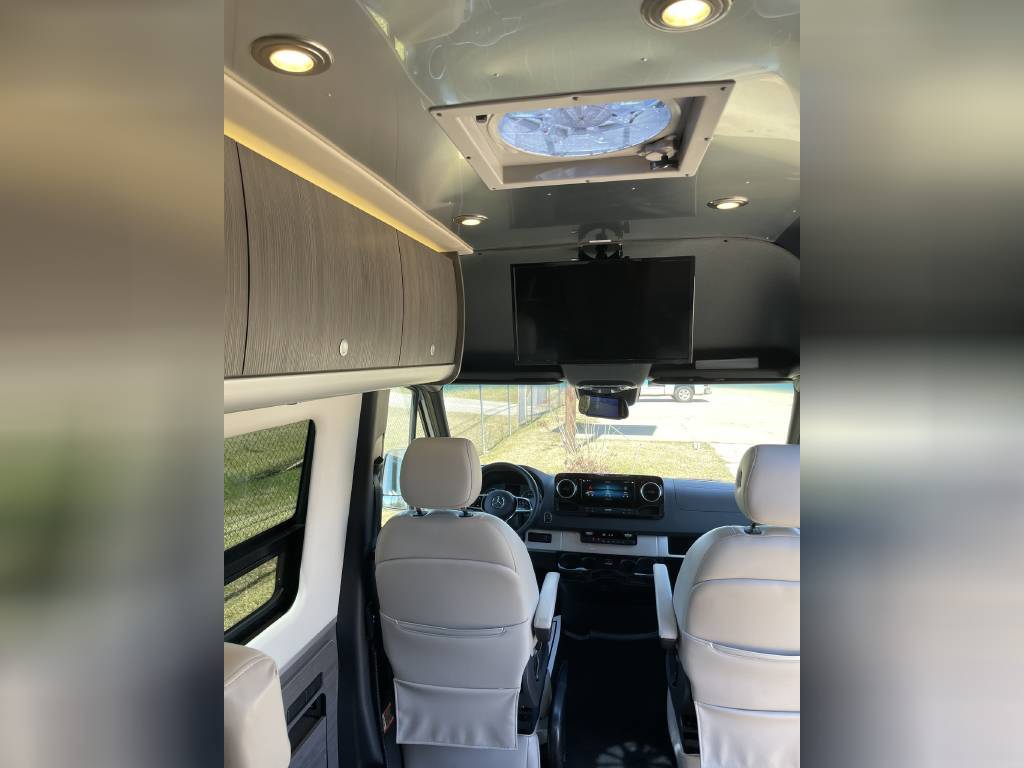 Photo 7 - 2020 Airstream Class B Motorhome rental photo 9